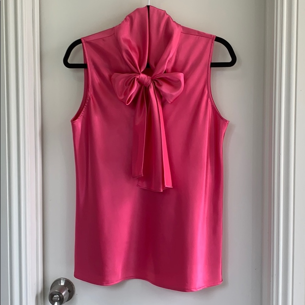 NINE WEST  Sleeve Less Blouse with bow.